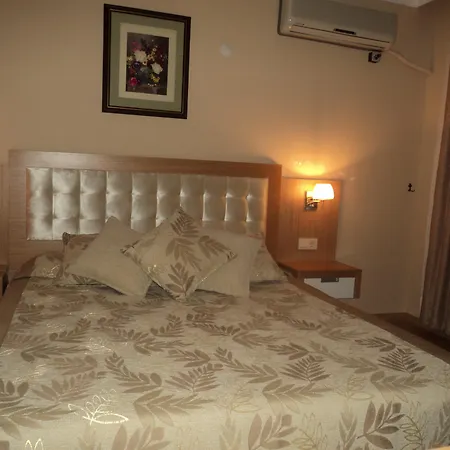 Novis Cleopatra 3*